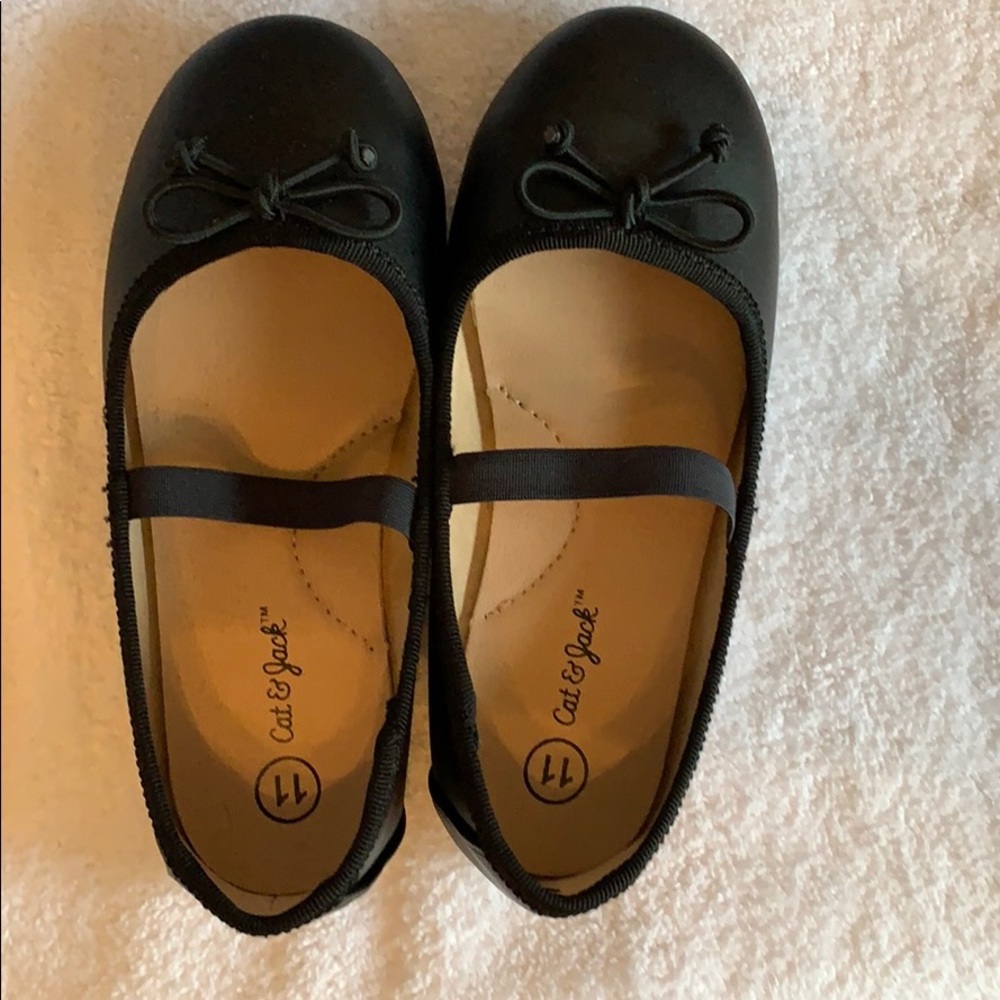 Cat and Jack size 11 pre-school shoes